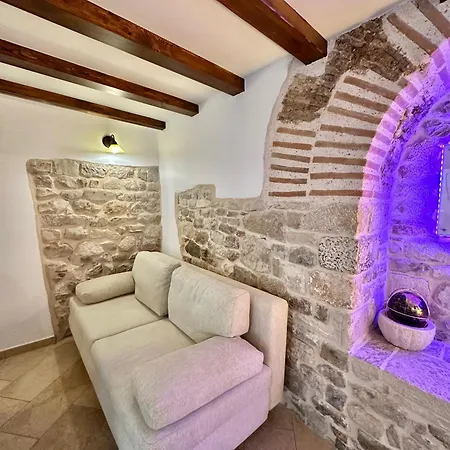 Apartment Diocletian Wine Studio Apartment Split