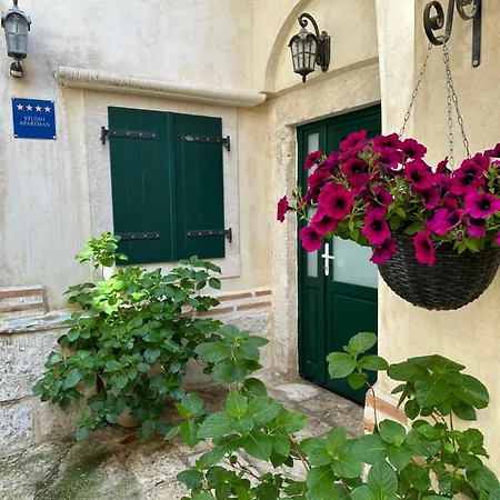 Apartment Diocletian Wine Studio Apartment